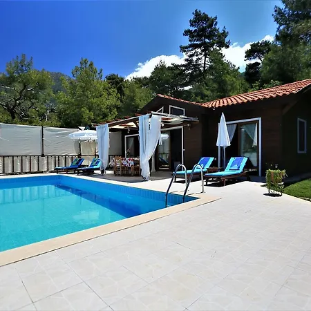 Villa Saripinar 1 *